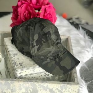 🦄Lululemon Camo Hat🦄